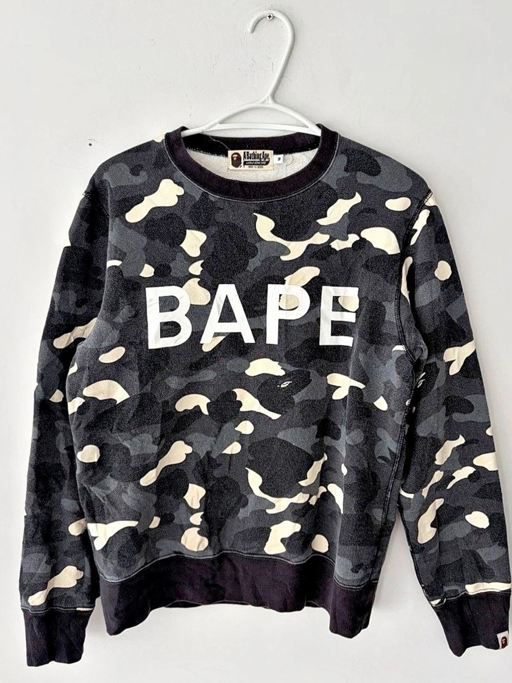 A Bathing Ape BAPE Men's Camo Crewneck Sweater Size M